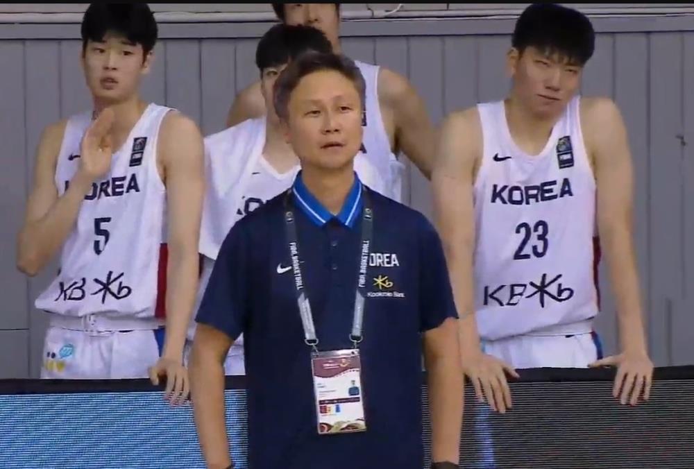 U19男篮世界杯：中国轻取韩国夺连胜 万孟霖爆发23分杨瀚森14＋15