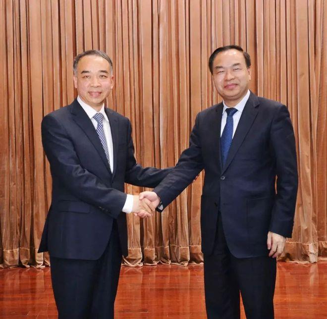 施小琳同志任中共四川省委副书记