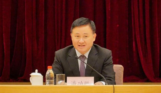 中央决定：中央委员任新职！上周，中央还批准他晋升省委常委