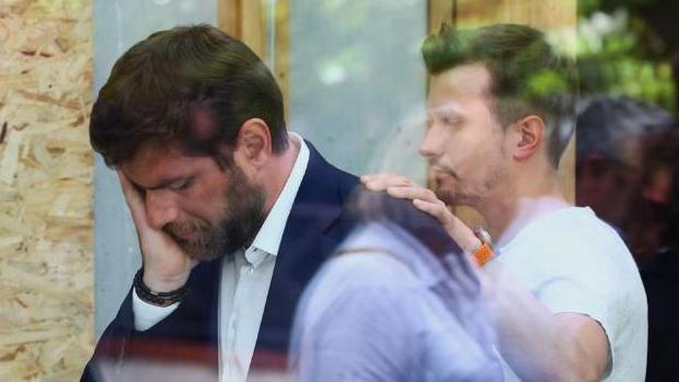 法国被枪杀少年家人公开呼吁停止暴乱：司法机构能够伸张正义