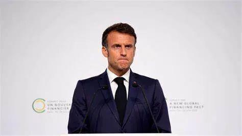 法国，社会层面已“解体”？