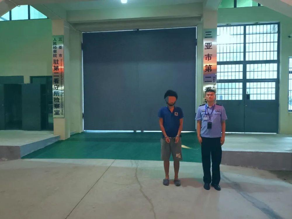 男子翻墙进入他人别墅，连住多日喝6瓶茅台！结果并不意外