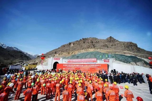 莫迪：非常高兴伊朗今天作为新成员加入上合组织