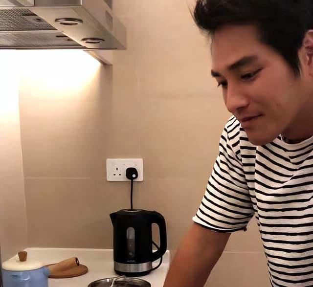 蓝正龙承认已经与周幼婷离婚，称现在是好朋友，证实九年婚姻结束