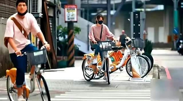 蓝正龙承认已经与周幼婷离婚，称现在是好朋友，证实九年婚姻结束