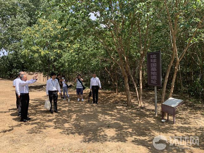 冲绳知事在北京通州祭拜琉球国墓地 专家:体现日本各界改善中日关系期望