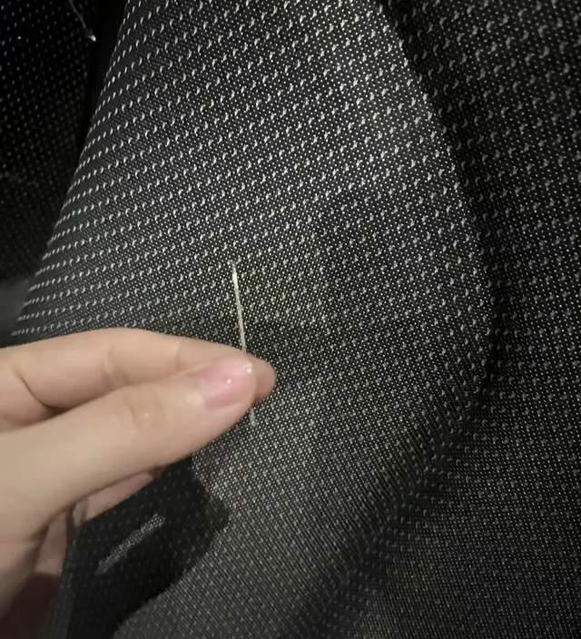 知名影院座椅竟然有针？宁波女子懵了！影院：已报警