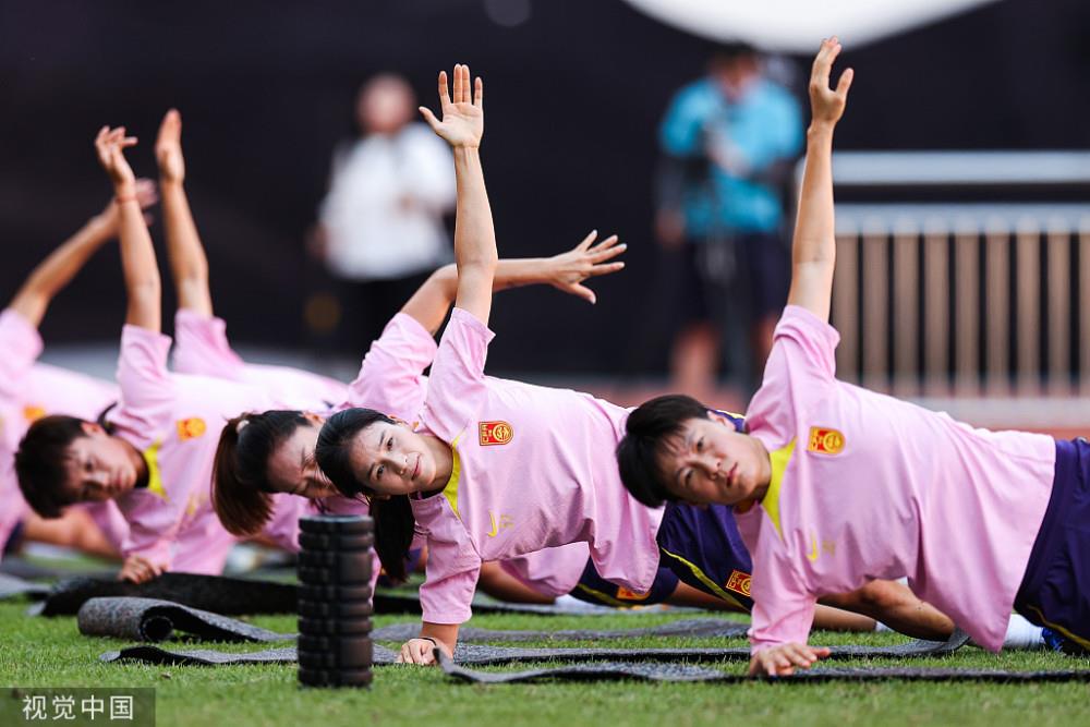 中国女足出征世界杯！只要努力了，都会给予掌声