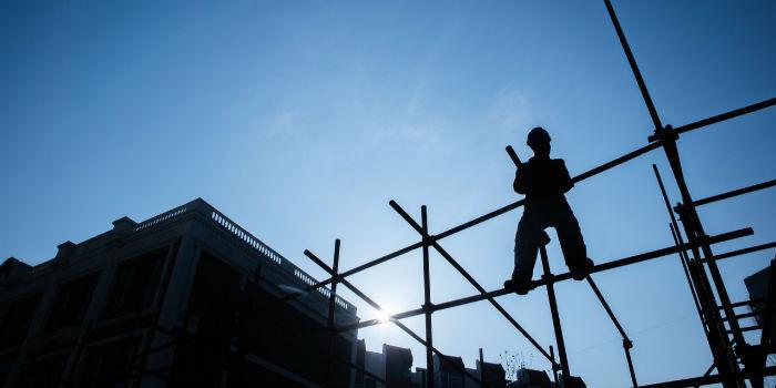 “退休”农民工的难题：五年前还能挑工作，现在除了苦力什么也做不了