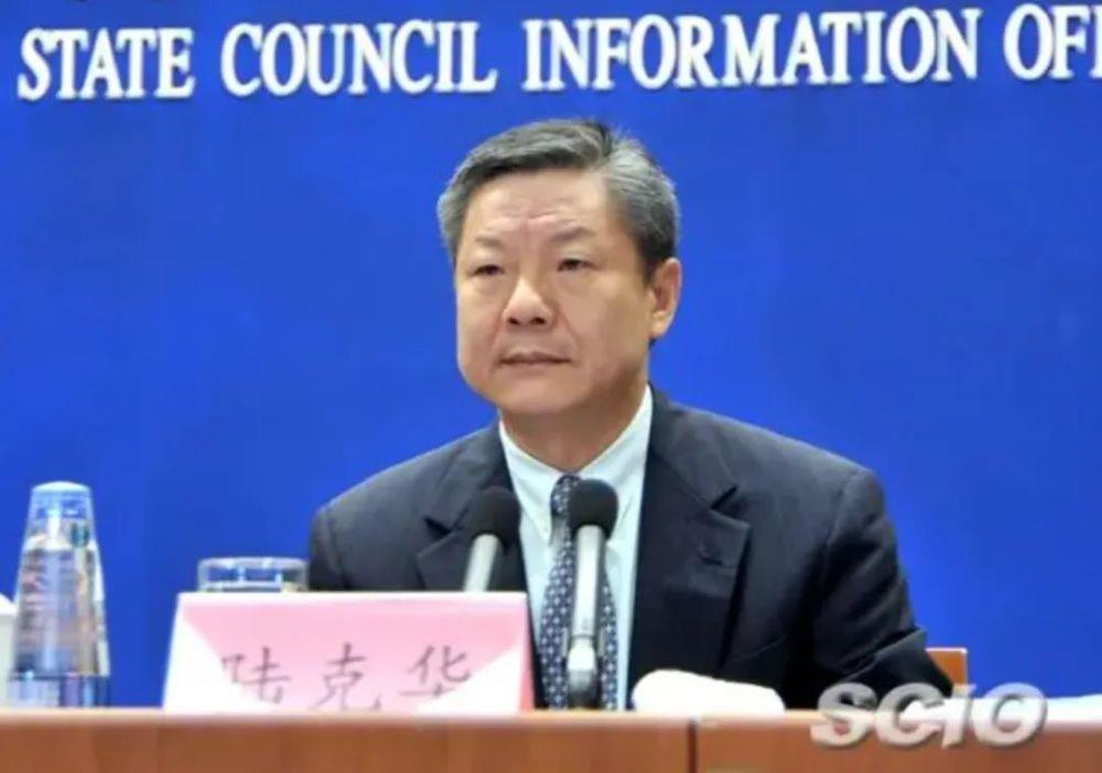 这个重要岗位今年已有五人履新，他是全国最年轻省委政法委书记