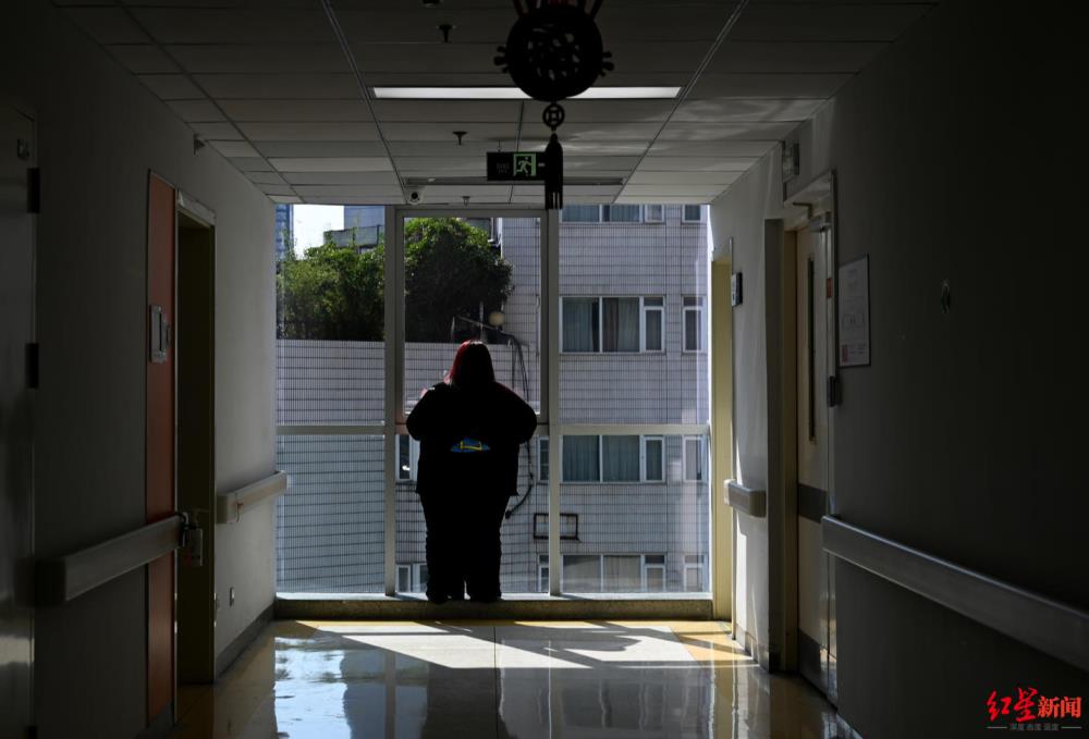 四川姐弟俩总体重超800斤，一起接受手术减重 医生：BMI超28应尽早干预