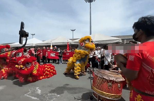 外交部:菲海警船未经中方允许擅闯仁爱礁附近海域,中国海警船依法执法