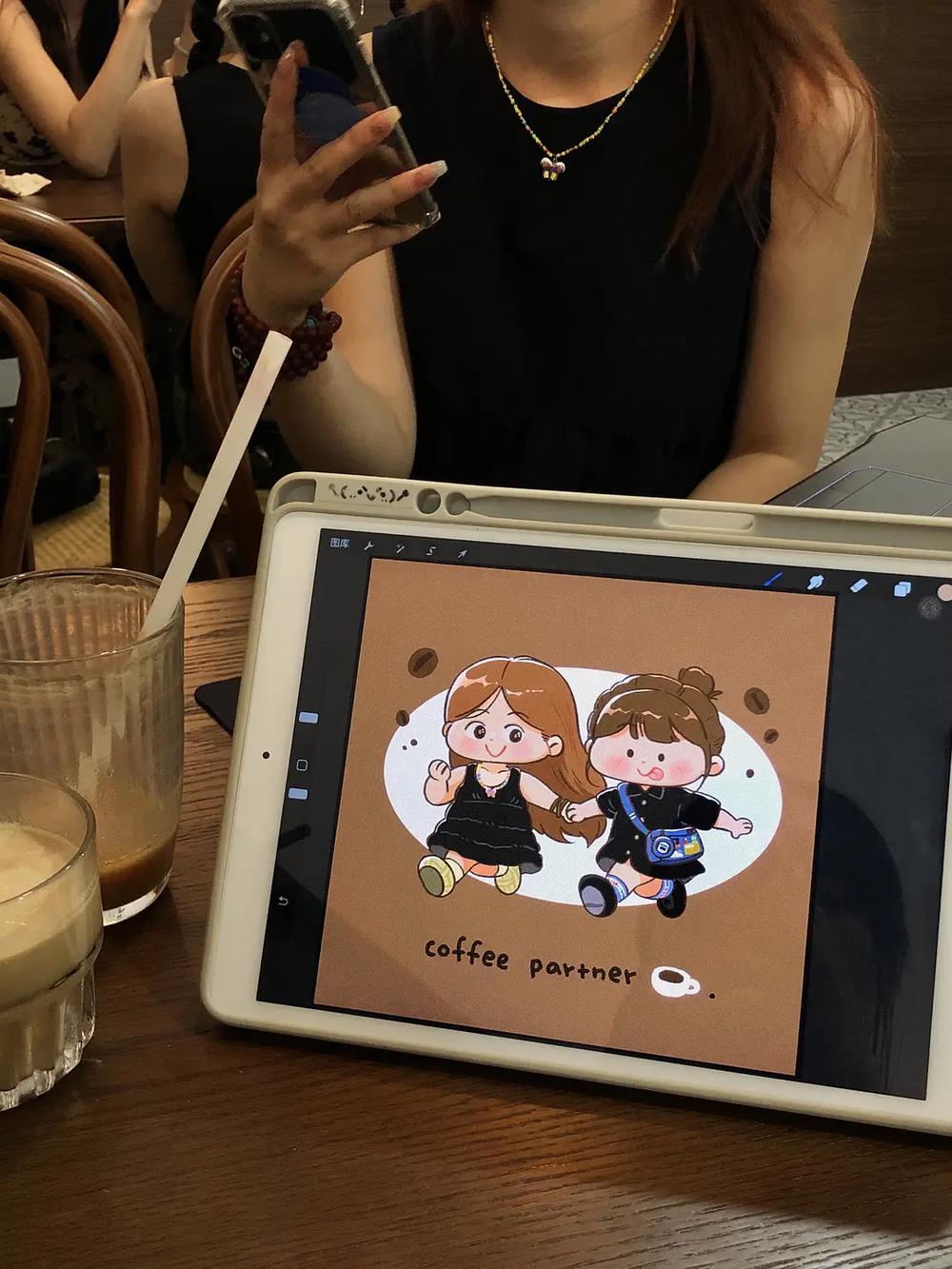 现在的年轻人怎么比老太太还爱攒钱?