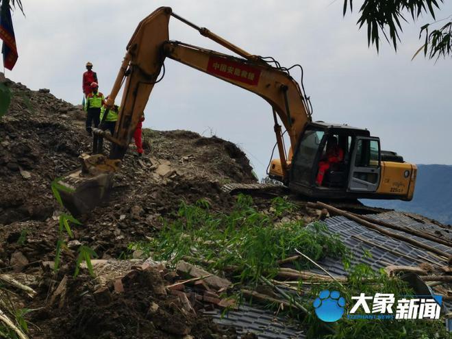 万州暴雨亲历者讲述：亲眼看到山洪毁了我家，却无能为力｜深稿