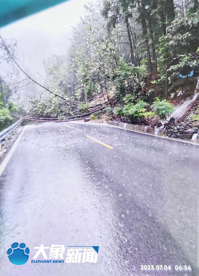 万州暴雨亲历者讲述：亲眼看到山洪毁了我家，却无能为力｜深稿