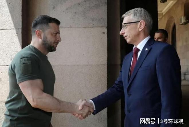 乌克兰反攻失利后，泽连斯基开口要武器被拒，粗暴抨击拉德夫