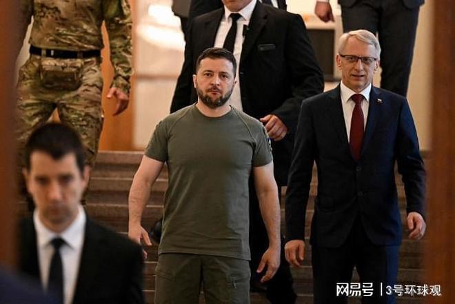 乌克兰反攻失利后，泽连斯基开口要武器被拒，粗暴抨击拉德夫