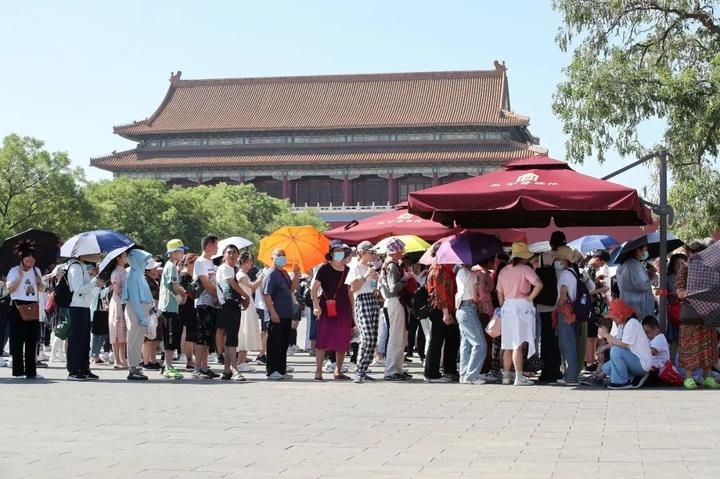 40度高温，暑假游还是人山人海