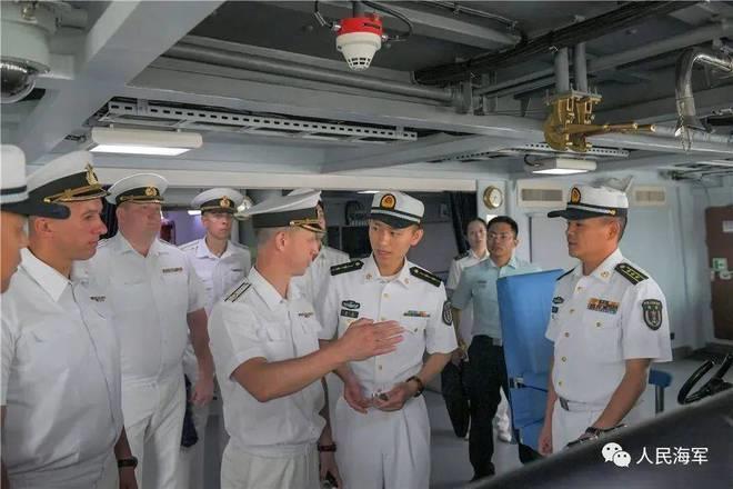 中俄海军官兵互相参观军舰 俄方直言“收获很多”