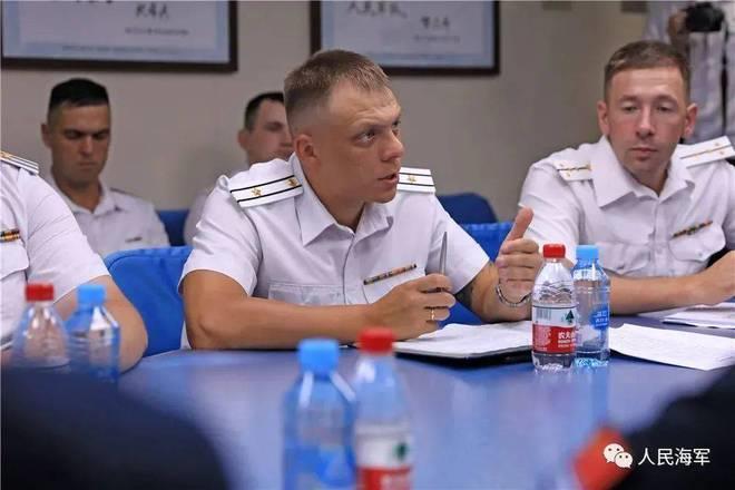 中俄海军官兵互相参观军舰 俄方直言“收获很多”
