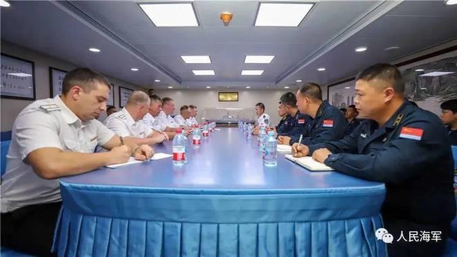 中俄海军官兵互相参观军舰 俄方直言“收获很多”