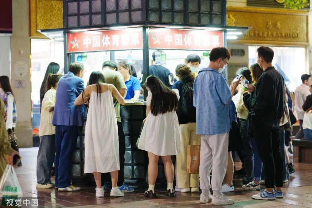 看丹观察丨刮刮乐被年轻人买爆 他们真就图一乐吗？