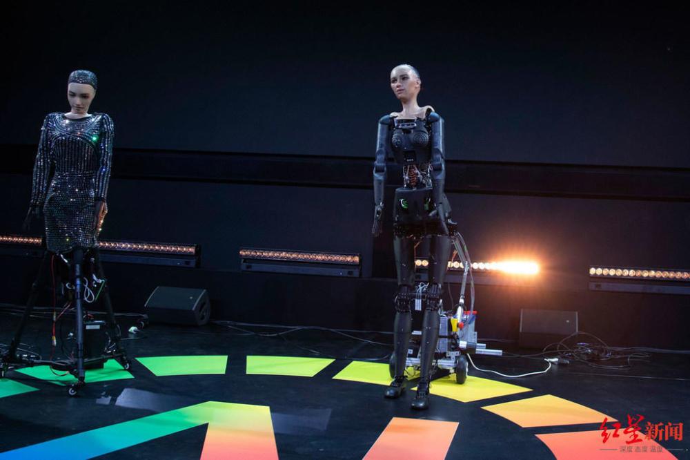 世界首场机器人召开的新闻发布会 曾扬言“毁灭人类”女机器人答记者问：AI比人类更优秀