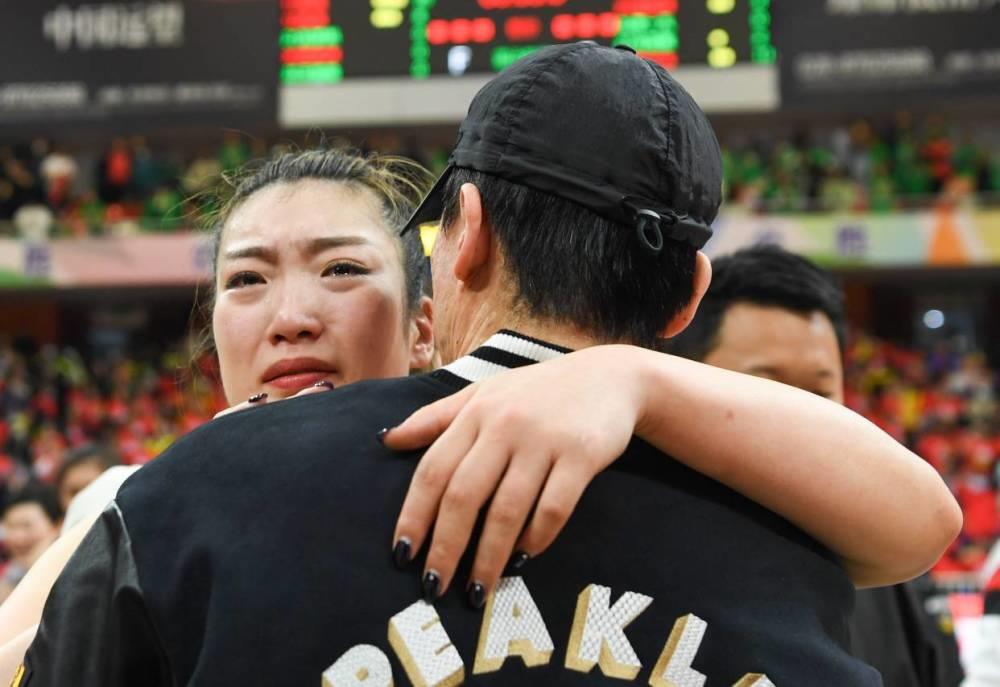 张隆前妻最新发声:离婚纠纷还没完全解决 直言李梦被渣男骗了