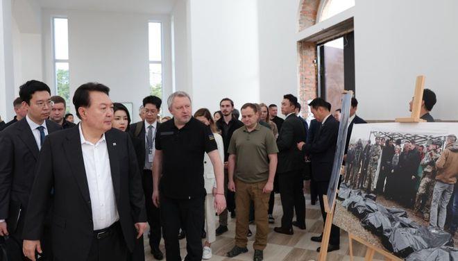 韩媒:尹锡悦系应乌邀请访问乌克兰,将与泽连斯基举行会谈