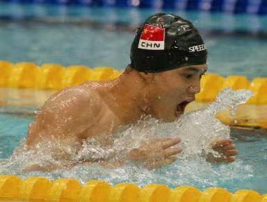 46岁“中国蛙王”曾启亮跳河救起落水者 对话当事人:半月内两次救人 能救成功很欣慰