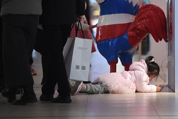 媒体:很多人的所谓“厌童症”,厌的并非无辜的孩子