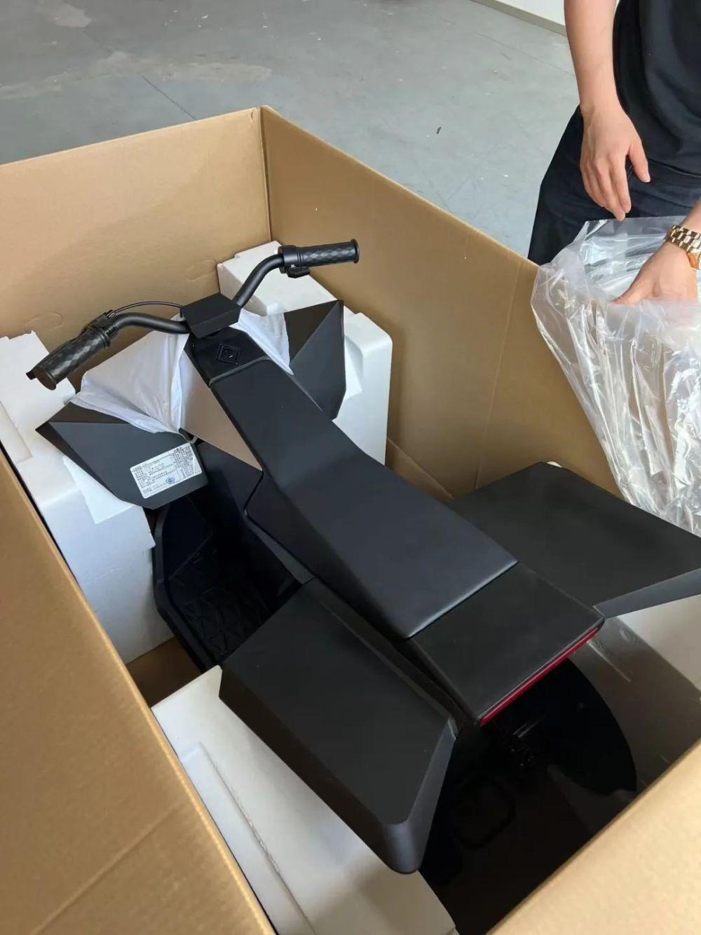 价格炒到10倍，开售2小时售罄，谁在抢特斯拉玩具车