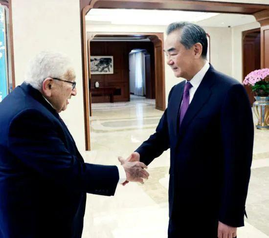 百岁来华“出差”,美国前国务卿基辛格不容易