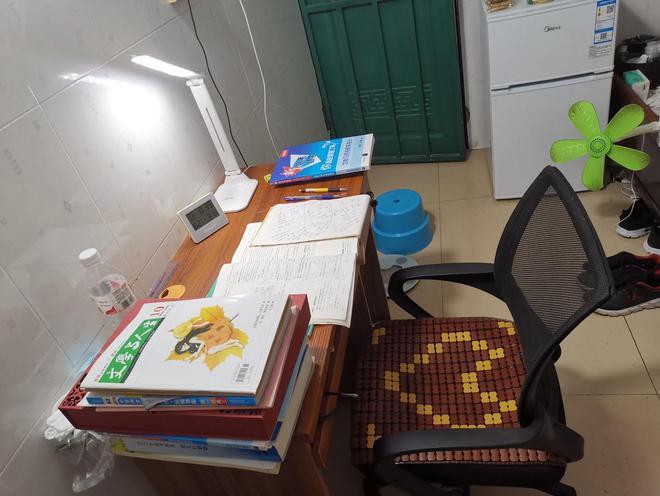 高考15次 今年超一本线119分被退档 唐尚珺：没填补录，准备回家