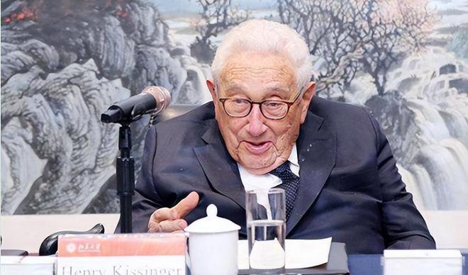 50多年前秘访,50多年后“突访”,百岁基辛格为何而来?