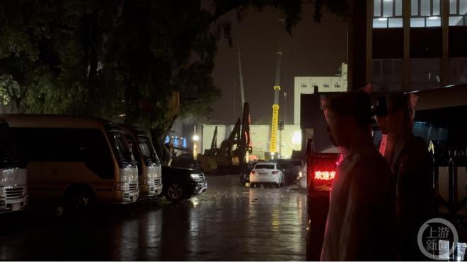 齐齐哈尔体育馆坍塌事故造成11人死亡,一排球队队员因受伤停训躲过一劫