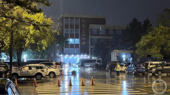 齐齐哈尔体育馆坍塌事故造成11人死亡,一排球队队员因受伤停训躲过一劫