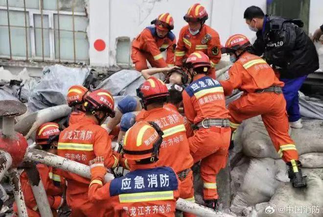 齐齐哈尔坍遇难者身份公布，包括10名女排队员和1名教练 | 深度聚焦