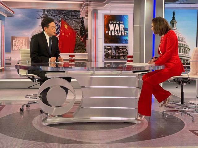 十四届全国人大常委会举行第四次会议　　审议刑法修正案（十二）草案　　决定任命王毅为外交部部长、潘功胜为中国人民银行行长　　习近平签署主席令　　赵乐际主持