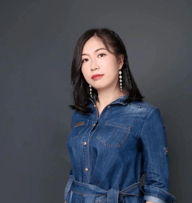 坐动车被两次提醒“管好小孩”，女作家苏小懒向12306投诉