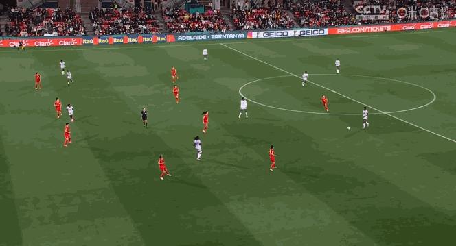 少一人作战又怎样!十人中国女足1-0海地,王霜点球破门