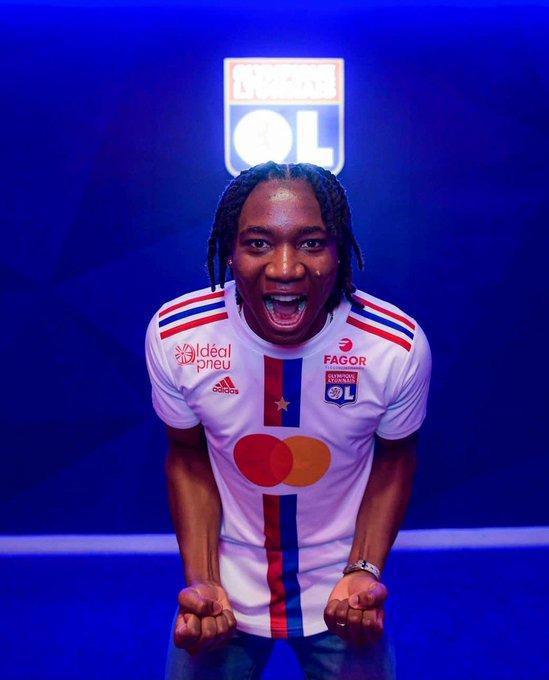 少一人作战又怎样!十人中国女足1-0海地,王霜点球破门