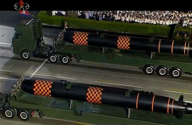 大型无人机、水下核鱼雷都“搓”出来了?时隔五个月,朝鲜这场大阅兵看点太多!