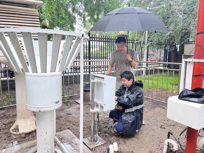 暴雨红警下的京津冀：雨已下了三天两夜，局地雨量达特大暴雨级