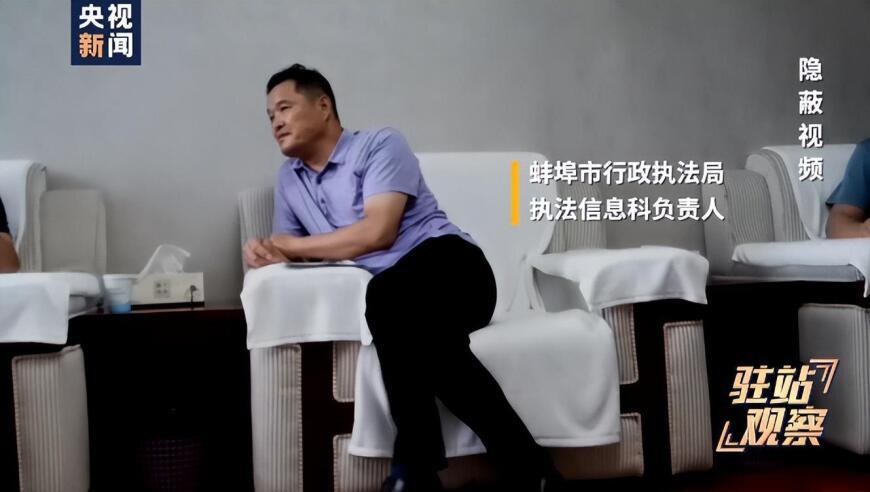 女子高铁上热水泼小孩，甩锅列车组称水是车上接的，律师：聚众扰乱交通秩序可入刑