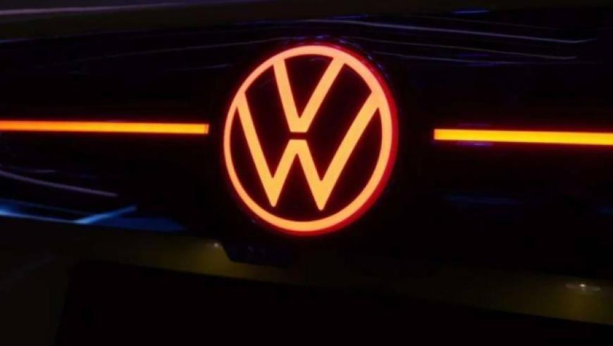 租房降级的年轻人：30元一天，住太空舱，靠日结工维持