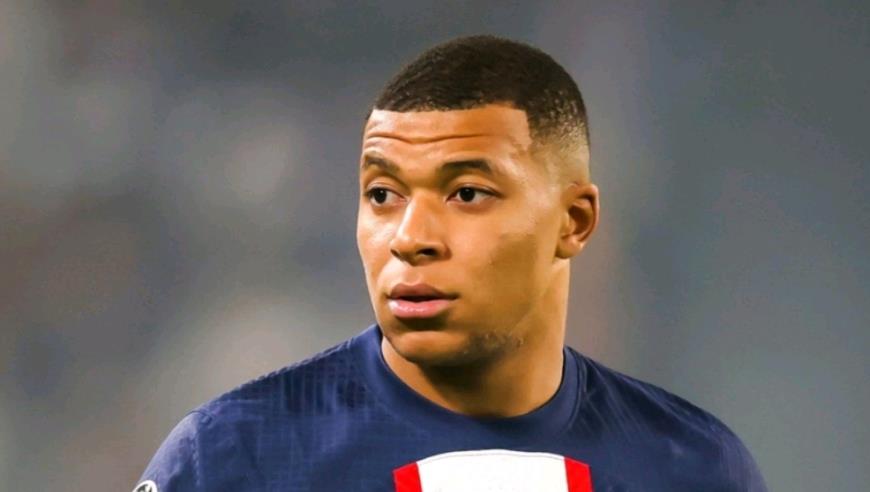 24岁不上班，她回家当“全职女儿”：每天给全家7口人做晚饭