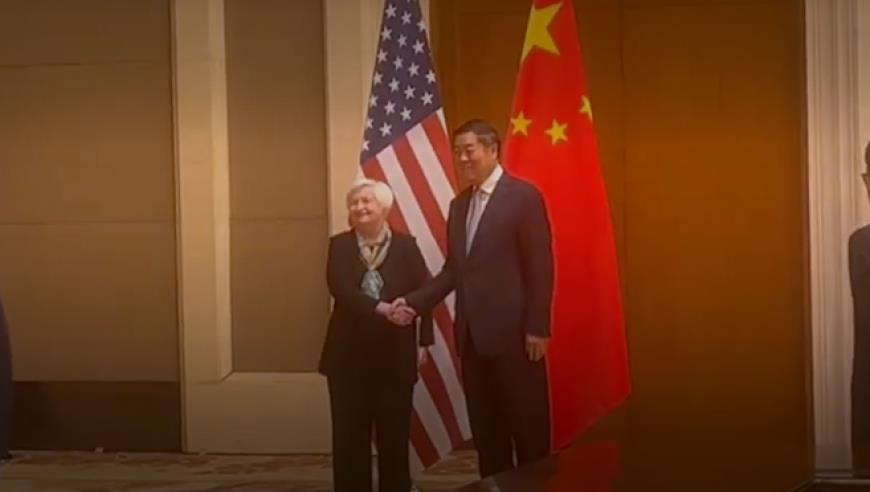 郑州“免费赠房”调查：房价从2万跌到1.2万，有人因还不上钱房子被拍卖