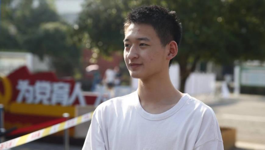 攀枝花泳协秘书长跳江救人不幸遇难：事前告诉妻子“要去救人”，曾热心公益救多人