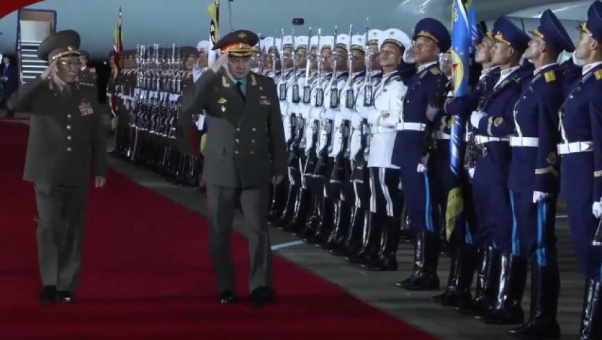 每天1亿多单外卖、每年1105亿件快递…谁在撑起我们的生活？